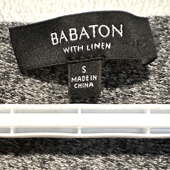 Aritzia Babaton Wool and Linen blend sweater grey v-neck size S - Picture 9 of 9